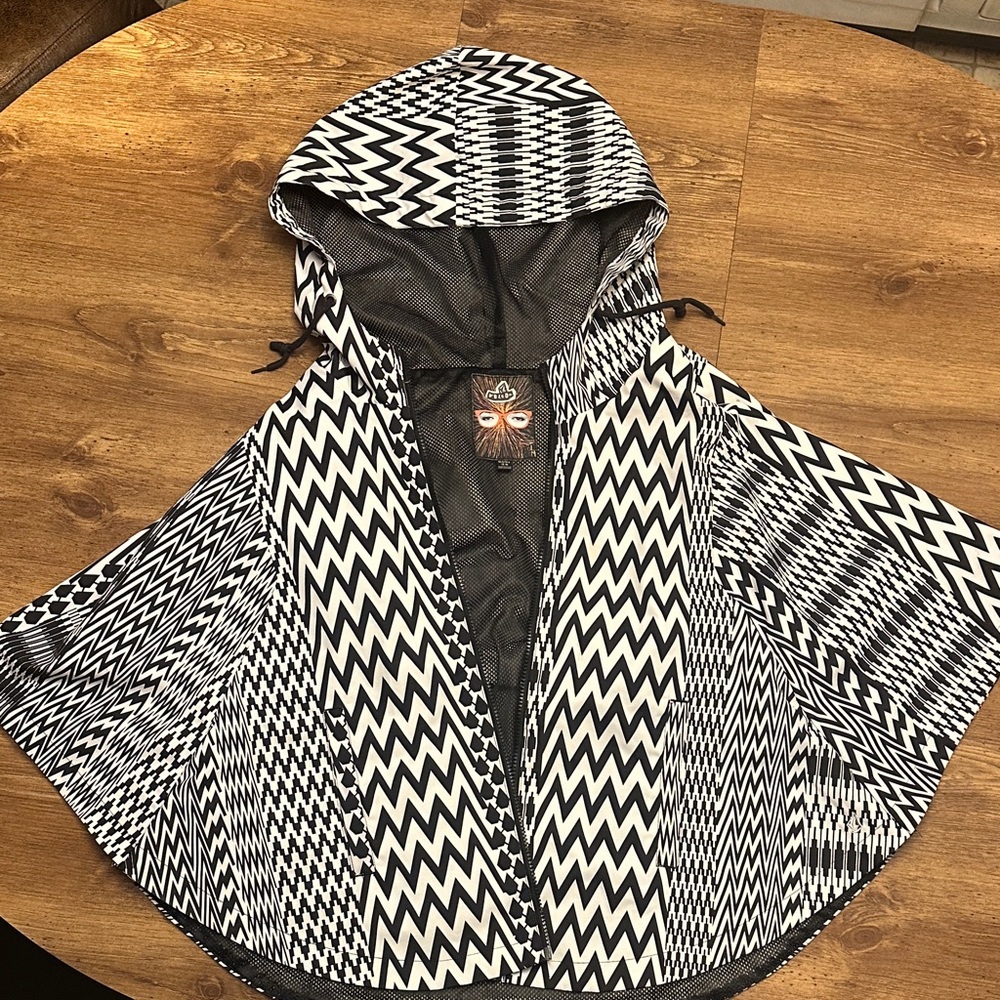 Volcom Black and White Zigzag Hooded Cape/Poncho